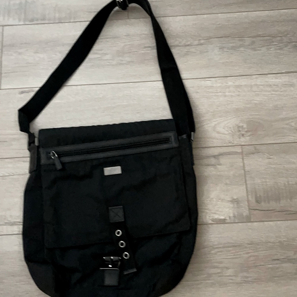Gucci messenger bag